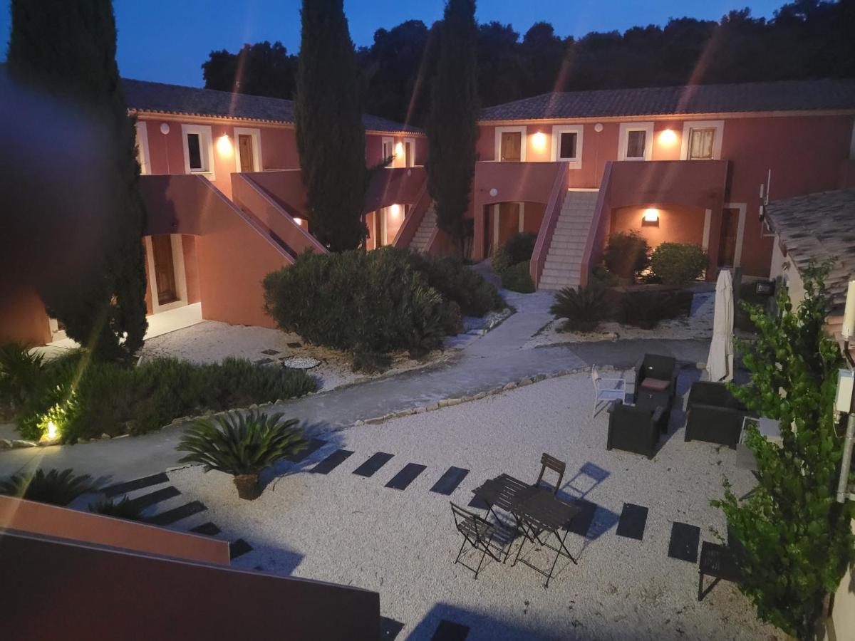 Domaine le Milos Appart'Hotel Castries Exterior foto